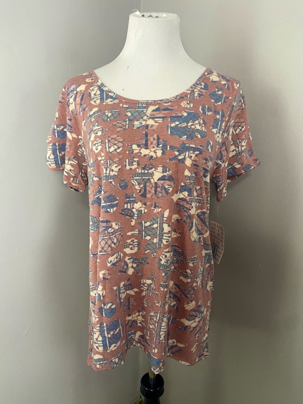 LuLaRoe Classic T Shirt NWT Multicolor Abstract Pattern